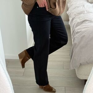 High-waisted jeans. Black color. Size 4 US (S). Excellent condition.